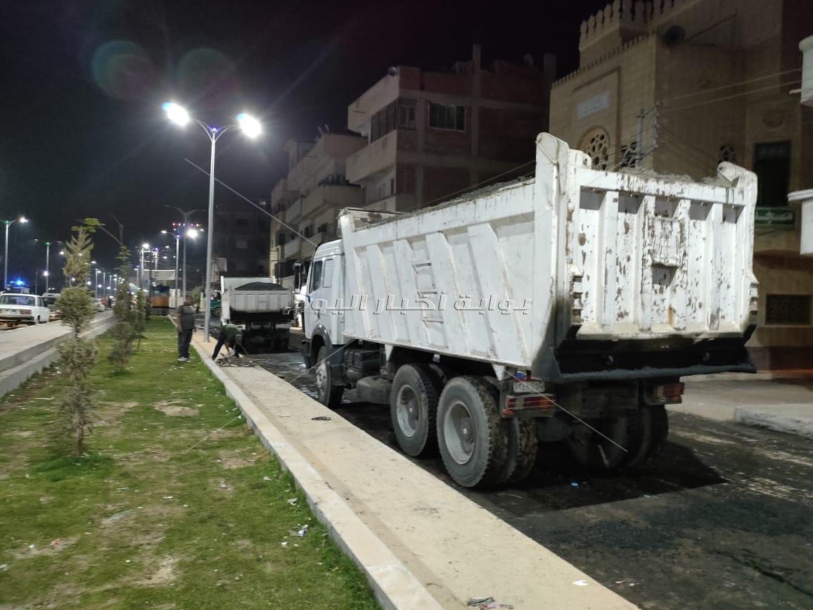 محافظ البحيرة يتابع أعمال التطوير ورصف حارة الخدمة بطريق زاوية غزال بدمنهور 