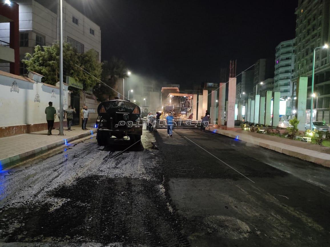 محافظ البحيرة يتابع أعمال التطوير ورصف حارة الخدمة بطريق زاوية غزال بدمنهور 