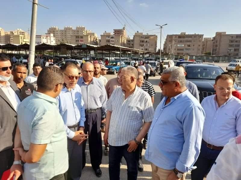  محافظ الشرقية يُفاجئ الموقف العمومي بمنطقة الأحرار بمدينة الزقازيق