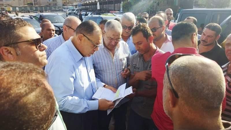  محافظ الشرقية يُفاجئ الموقف العمومي بمنطقة الأحرار بمدينة الزقازيق