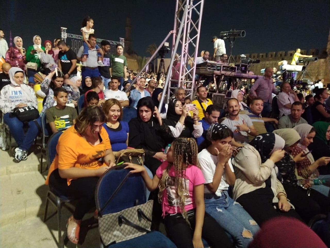 على انغام  يا بلادنا يا حلو ه
