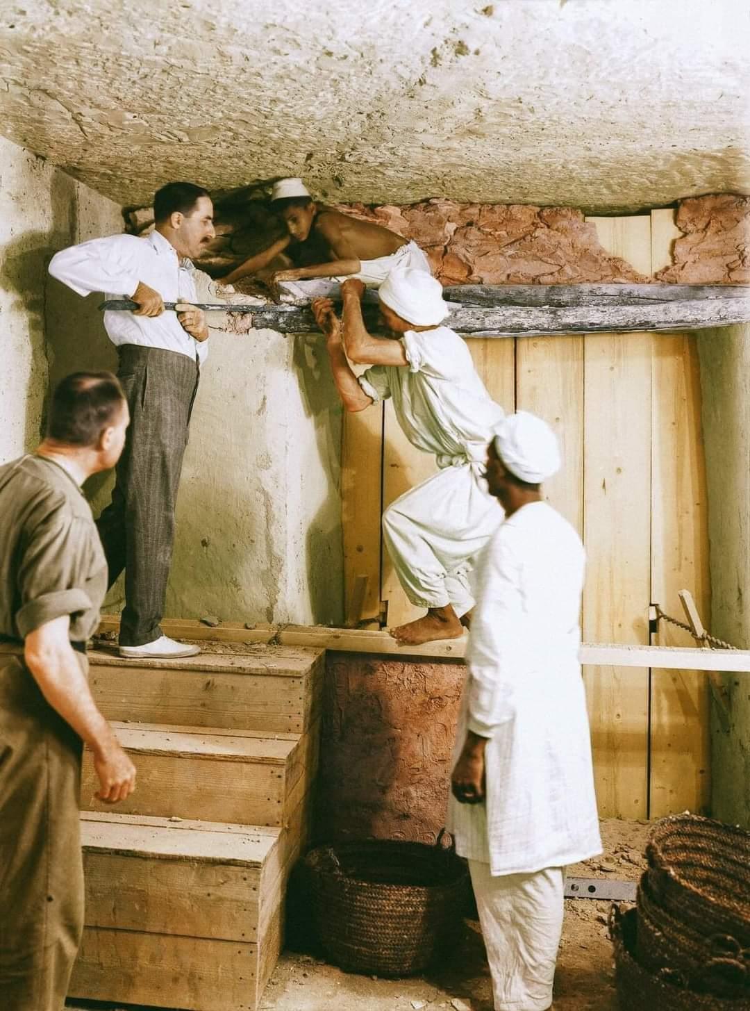 صور تحكي اسرار عن اعظم كشف اثري في العالم مقبرة توت عنخ آمون