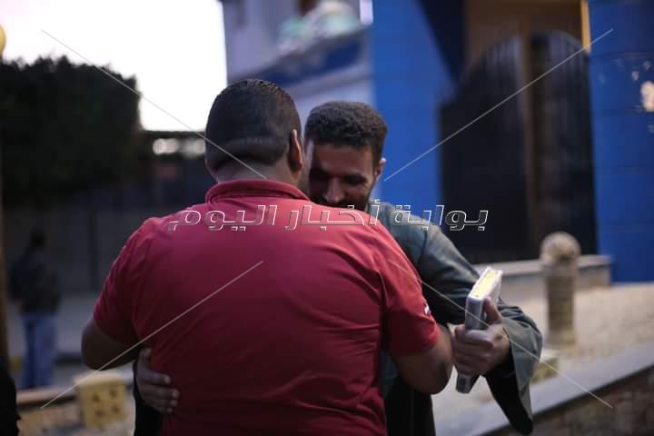 لحظة إخلاء سبيل 30 المفرج عنهم بقرار عفو رئاسي| صور