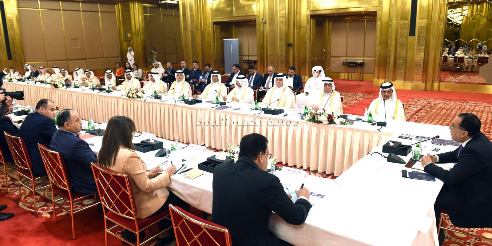 رئيس الوزراء يلتقى أعضاء مجلس إدارة غرفة قطر ورابطة رجال الأعمال القطريين
