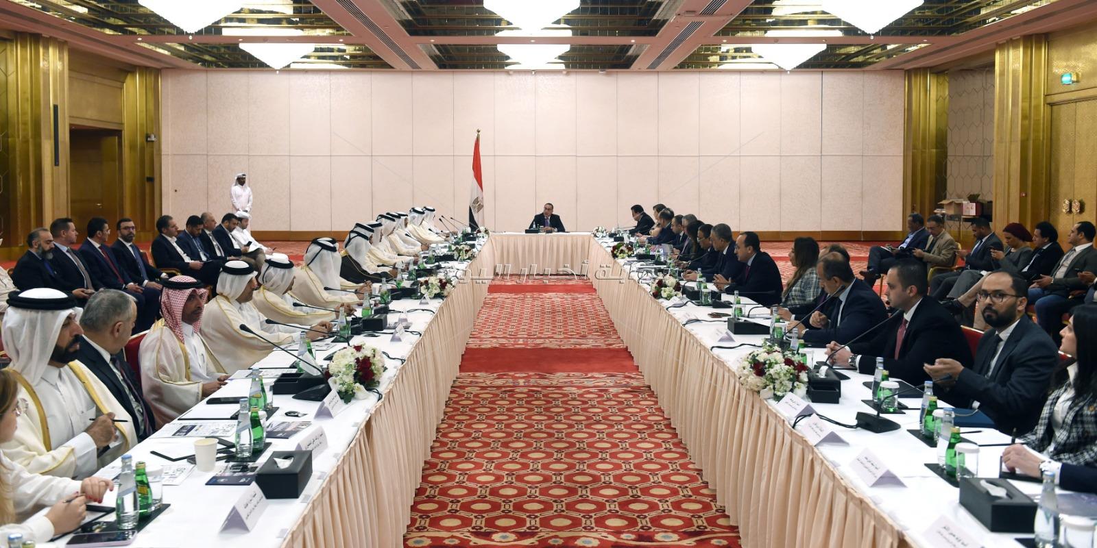 رئيس الوزراء يلتقى أعضاء مجلس إدارة غرفة قطر ورابطة رجال الأعمال القطريين
