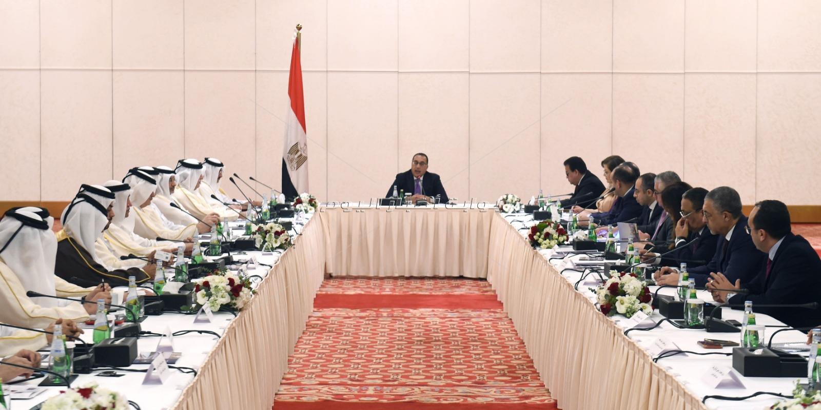 رئيس الوزراء يلتقى أعضاء مجلس إدارة غرفة قطر ورابطة رجال الأعمال القطريين