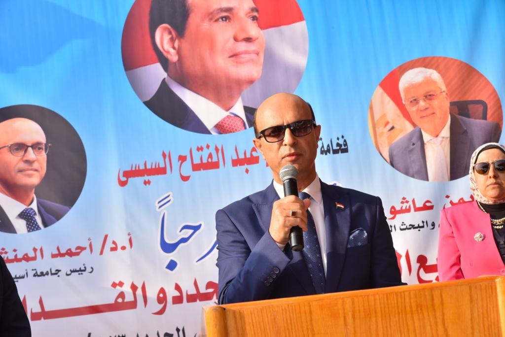 الدكتور أحمد المنشاوي رئيس جامعة أسيوط