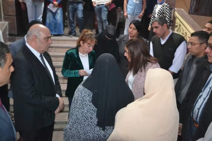 نائب محافظ البحيرة والسكرتير العام يلتقيان بالمواطنين ممن لديهم مطالب وإحتياجات بكفر الدوار