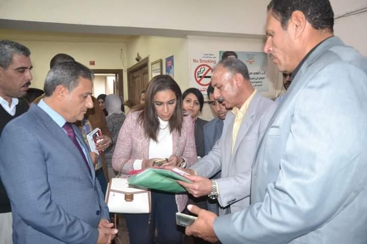 نائب محافظ البحيرة والسكرتير العام يلتقيان بالمواطنين ممن لديهم مطالب وإحتياجات بكفر الدوار