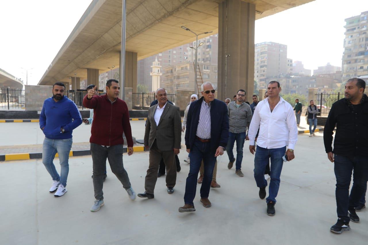 اللواء أحمد راشد محافظ الجيزة خلال جوله تفقدية لمشروع تطوير وتأهيل وتغطية مسار ترعة المريوطية