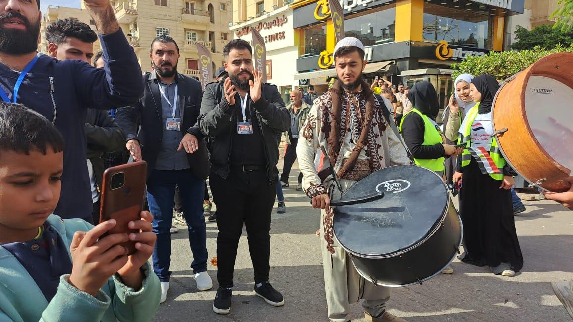 كبار السن والشباب يتصدرون المشهد بمحيط لجنة مدرسة جيل 2000 في أكتوبر