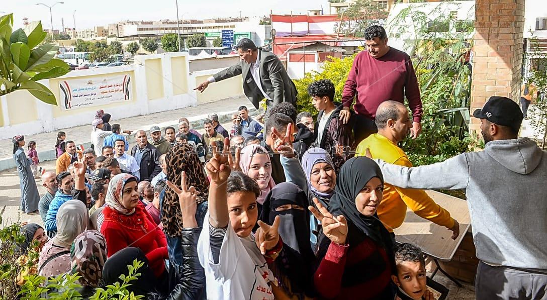 «الحضور الأسري».. المشهد الأبرز في الانتخابات الرئاسية 2024