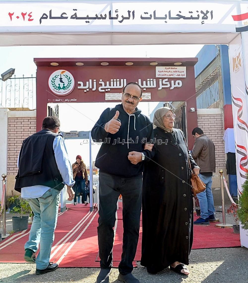 من كل شكل ولون.. إقبال كبير من الناخبين للإدلاء بأصواتهم في العرس الديمقراطي 