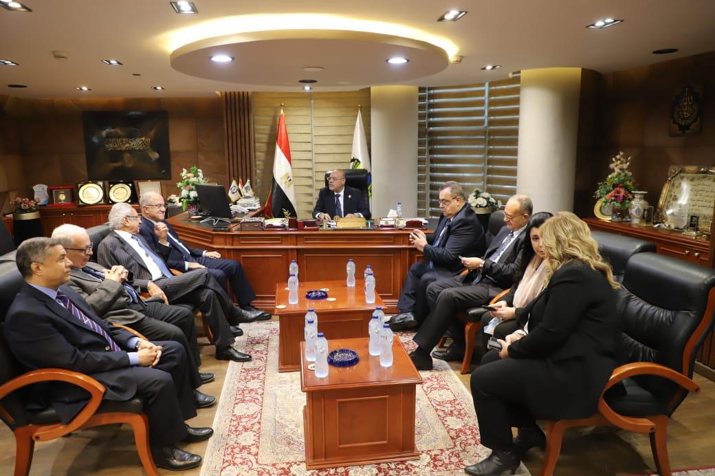بروتوكول تعاون بين عمال مصر واتحاد الصناعات لإدارة الجامعة التكنولوجية 
