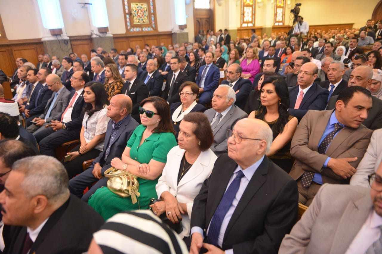 إلهام شاهين ولطفي لبيب يشهدان تحتفالية الكنيسة الإنجيلية بعيد القيامة المجيد