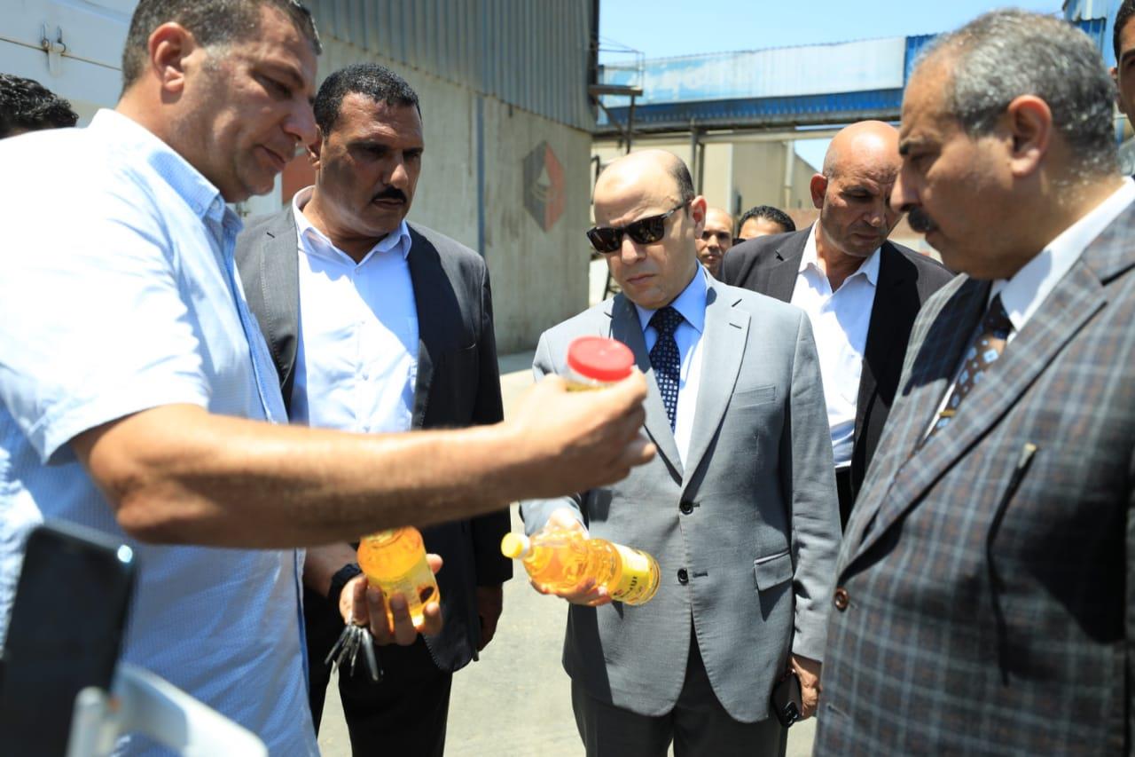‏محافظ كفر الشيخ يتفقد عددًا من مصانع
