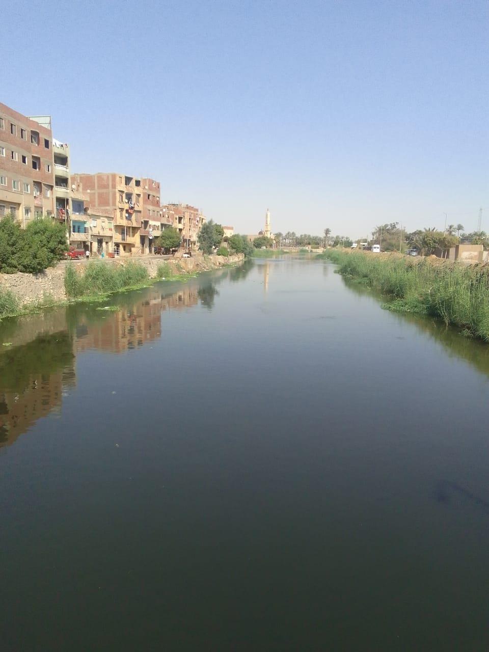 محافظة الجيزة:  توضح اسباب وجود بقع زيتية بترعة المريوطية