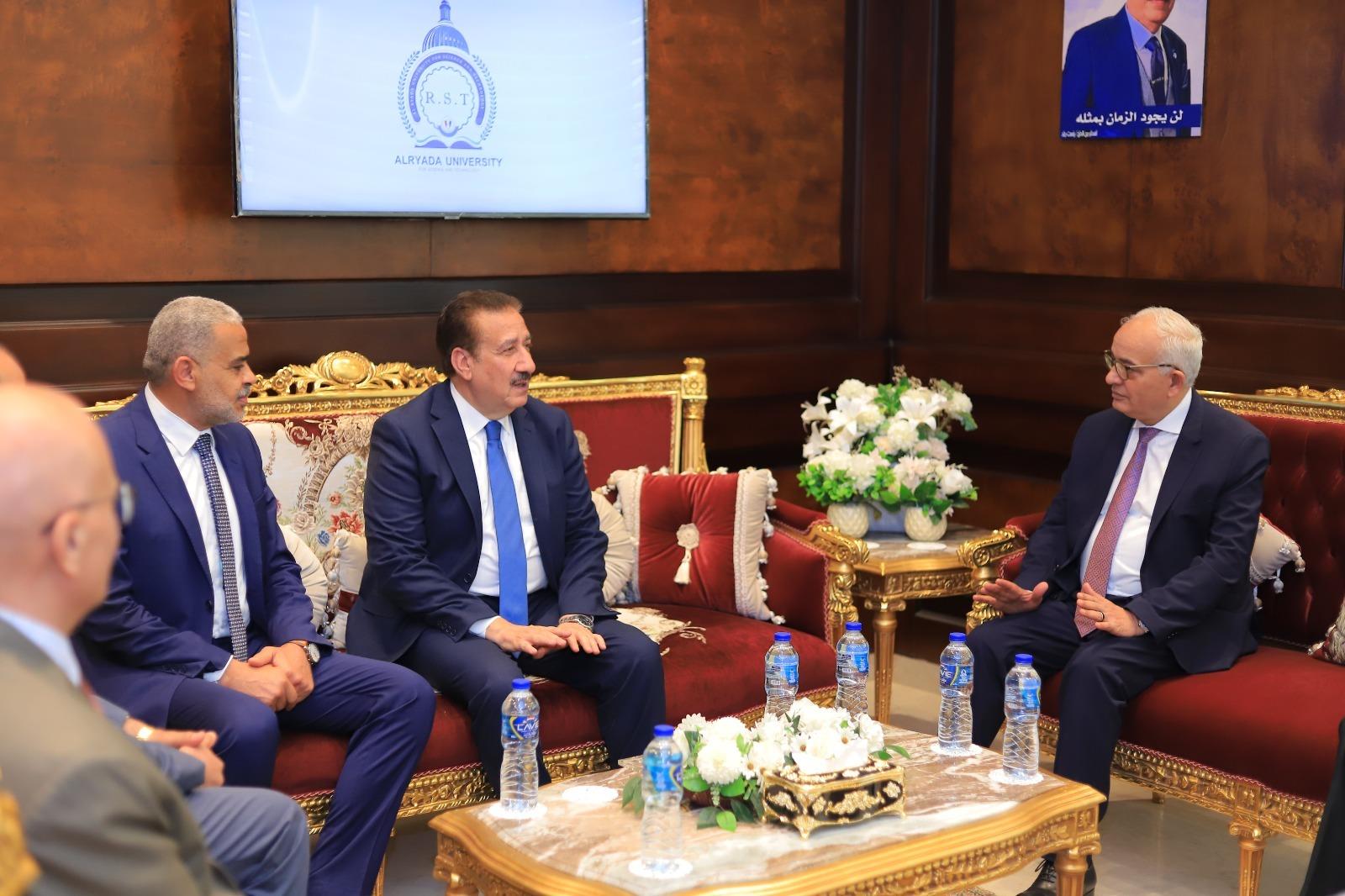 محافظ المنوفية يزور جامعة الريادة للعلوم والتكنولوجيا ‎