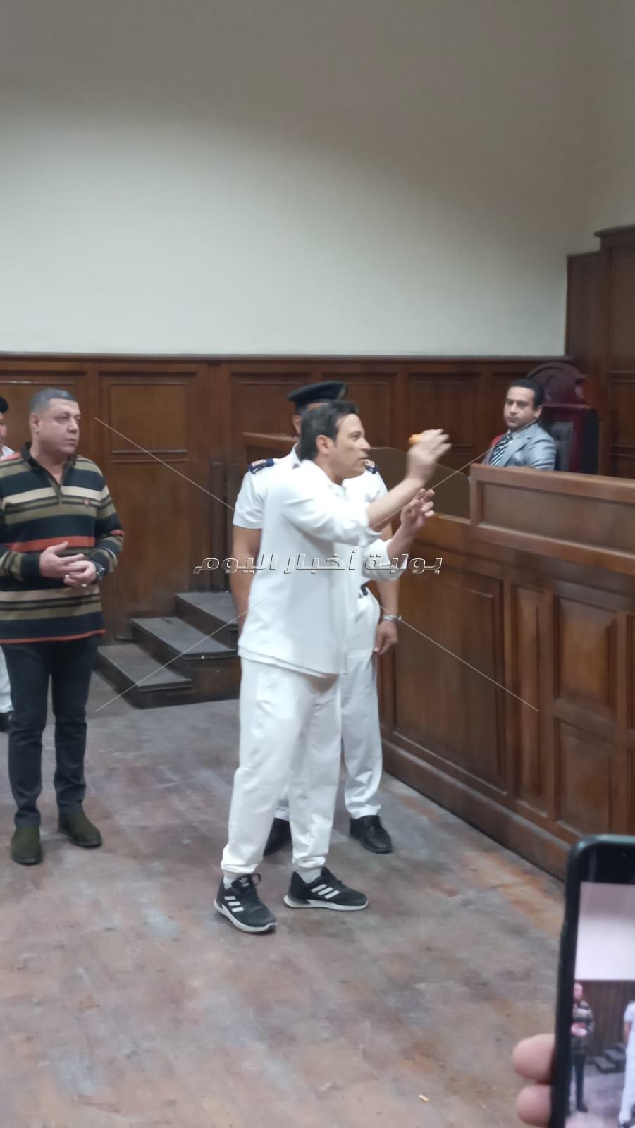 الصور الأولى لسعد الصغير من داخل قفص الاتهام بتهمة حيازة مخدرات 