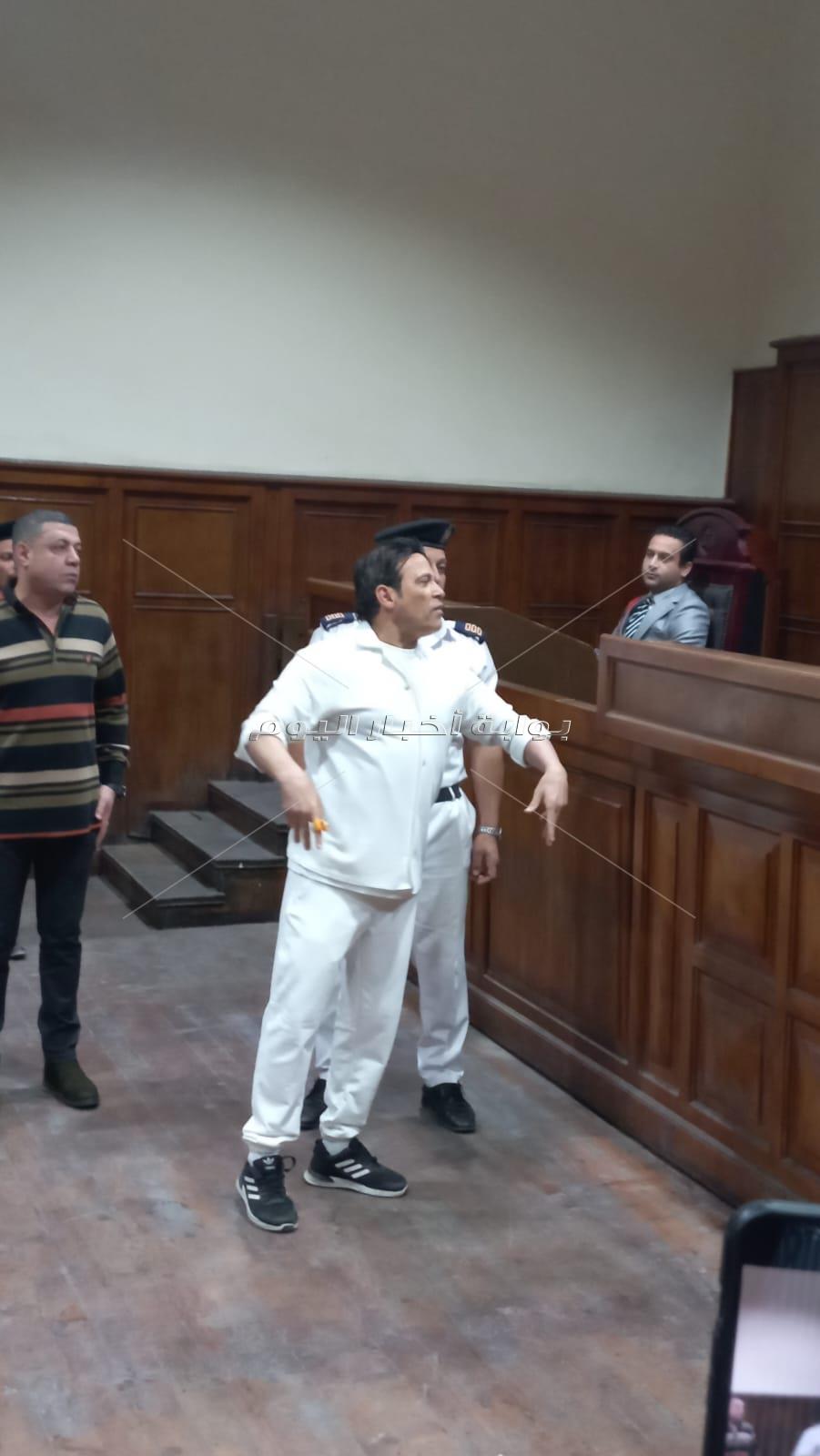 الصور الأولى لسعد الصغير من داخل قفص الاتهام بتهمة حيازة مخدرات 