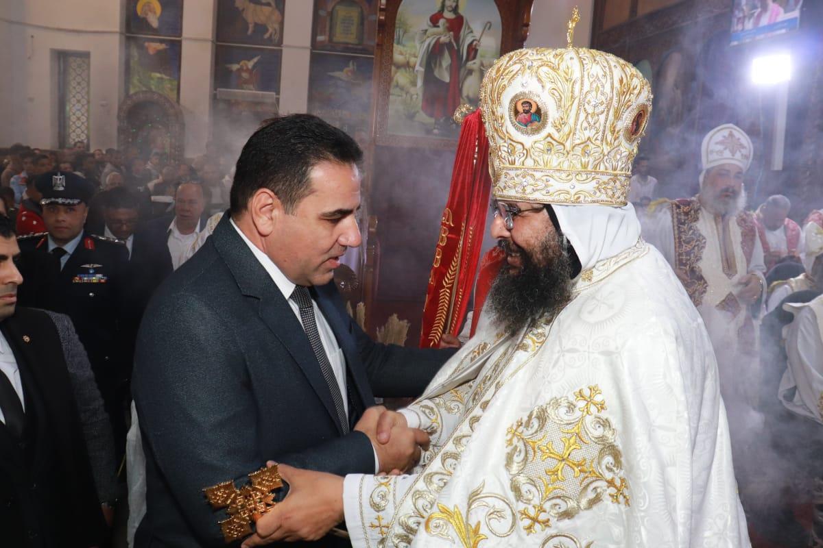أسقف كنائس البحر الأحمر يترأس قداس عيد الميلاد بكاتدرائية الأنبا شنودة في الغردقة