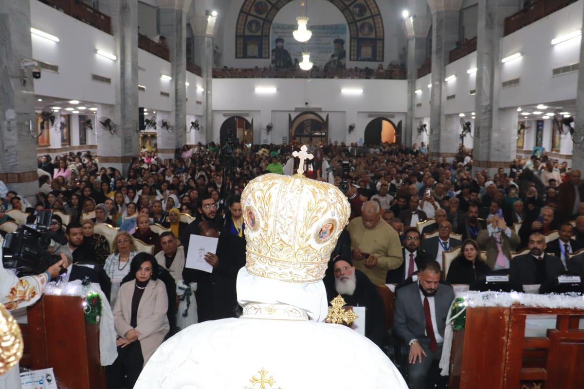 أسقف كنائس البحر الأحمر يترأس قداس عيد الميلاد بكاتدرائية الأنبا شنودة في الغردقة