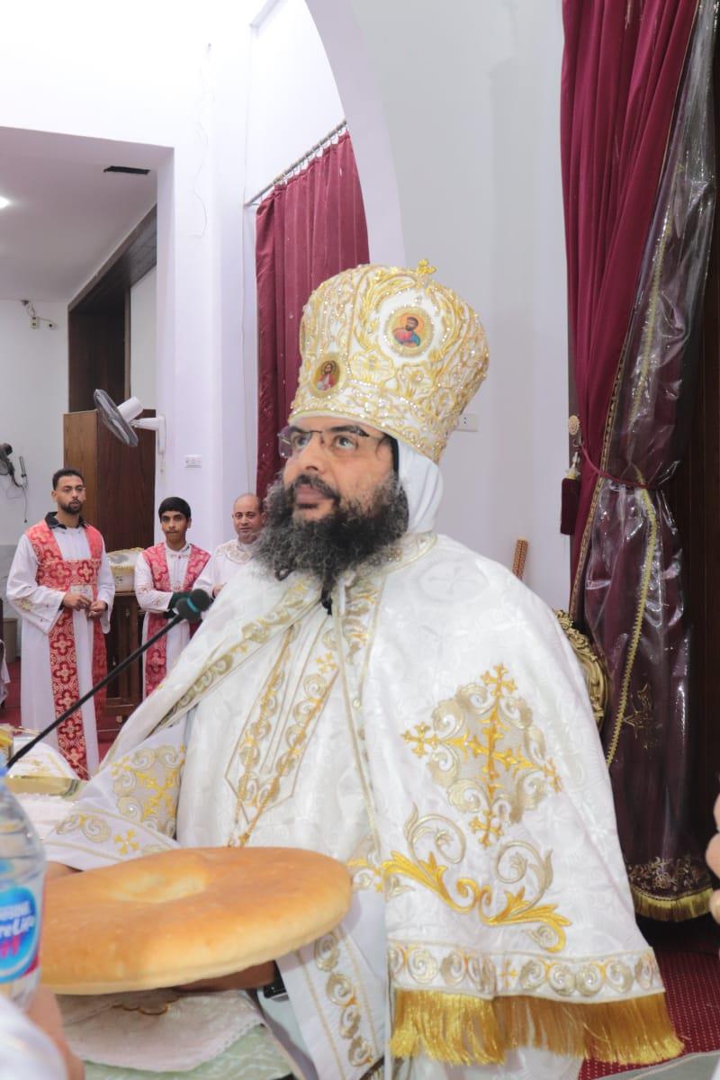 أسقف كنائس البحر الأحمر يترأس قداس عيد الميلاد بكاتدرائية الأنبا شنودة في الغردقة