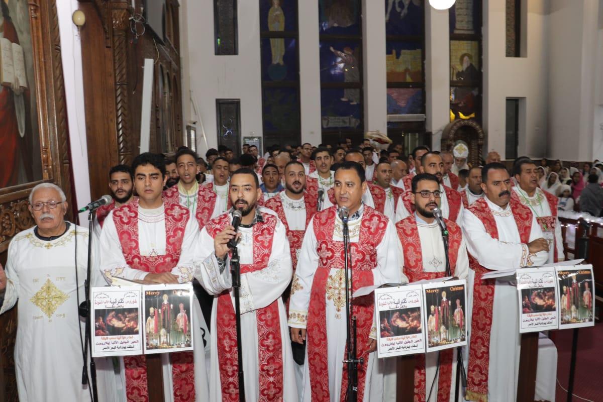 أسقف كنائس البحر الأحمر يترأس قداس عيد الميلاد بكاتدرائية الأنبا شنودة في الغردقة