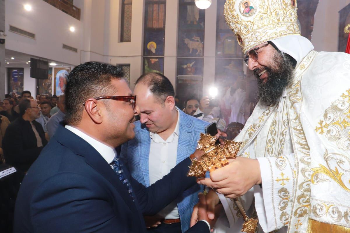 أسقف كنائس البحر الأحمر يترأس قداس عيد الميلاد بكاتدرائية الأنبا شنودة في الغردقة