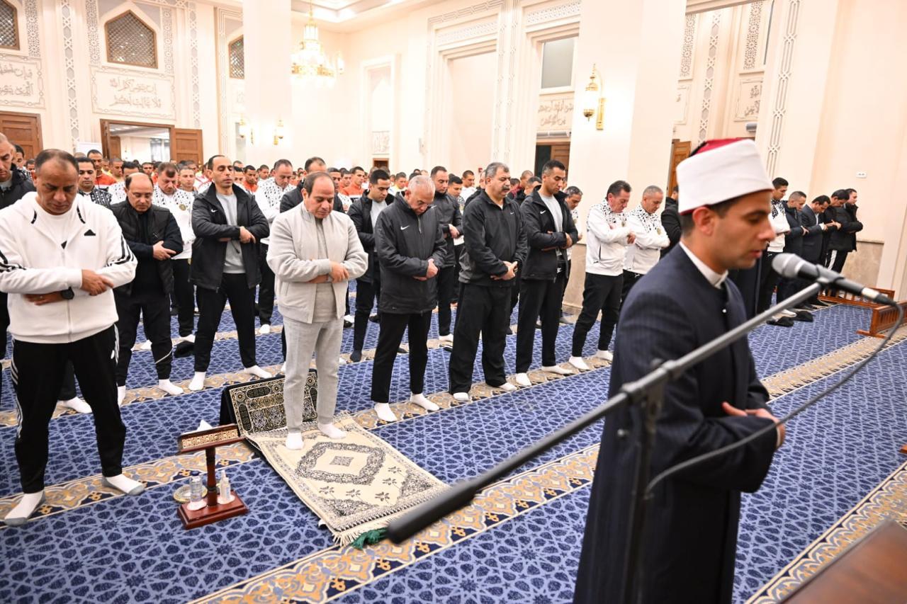 الرئيس السيسي يتفقد الاكاديمية العسكرسة المصرية