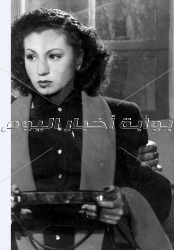 10 صورة نادرة| سعاد مكاوي.. اعتزلت الفن لهذا السبب