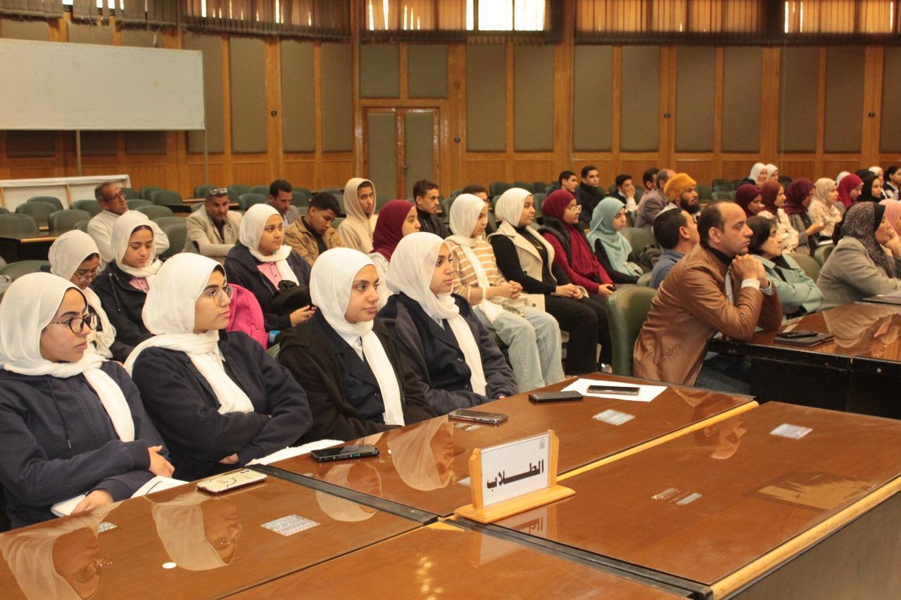 جامعة أسيوط تعقد جلسة حوار مجتمعي حول" نظام الثانوية العامة الجديد البكالوريا"| صور