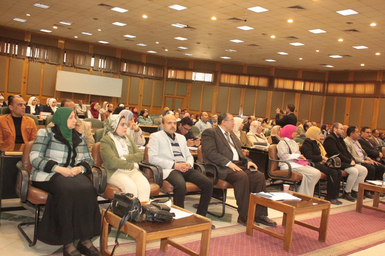 جامعة أسيوط تعقد جلسة حوار مجتمعي حول" نظام الثانوية العامة الجديد البكالوريا"| صور