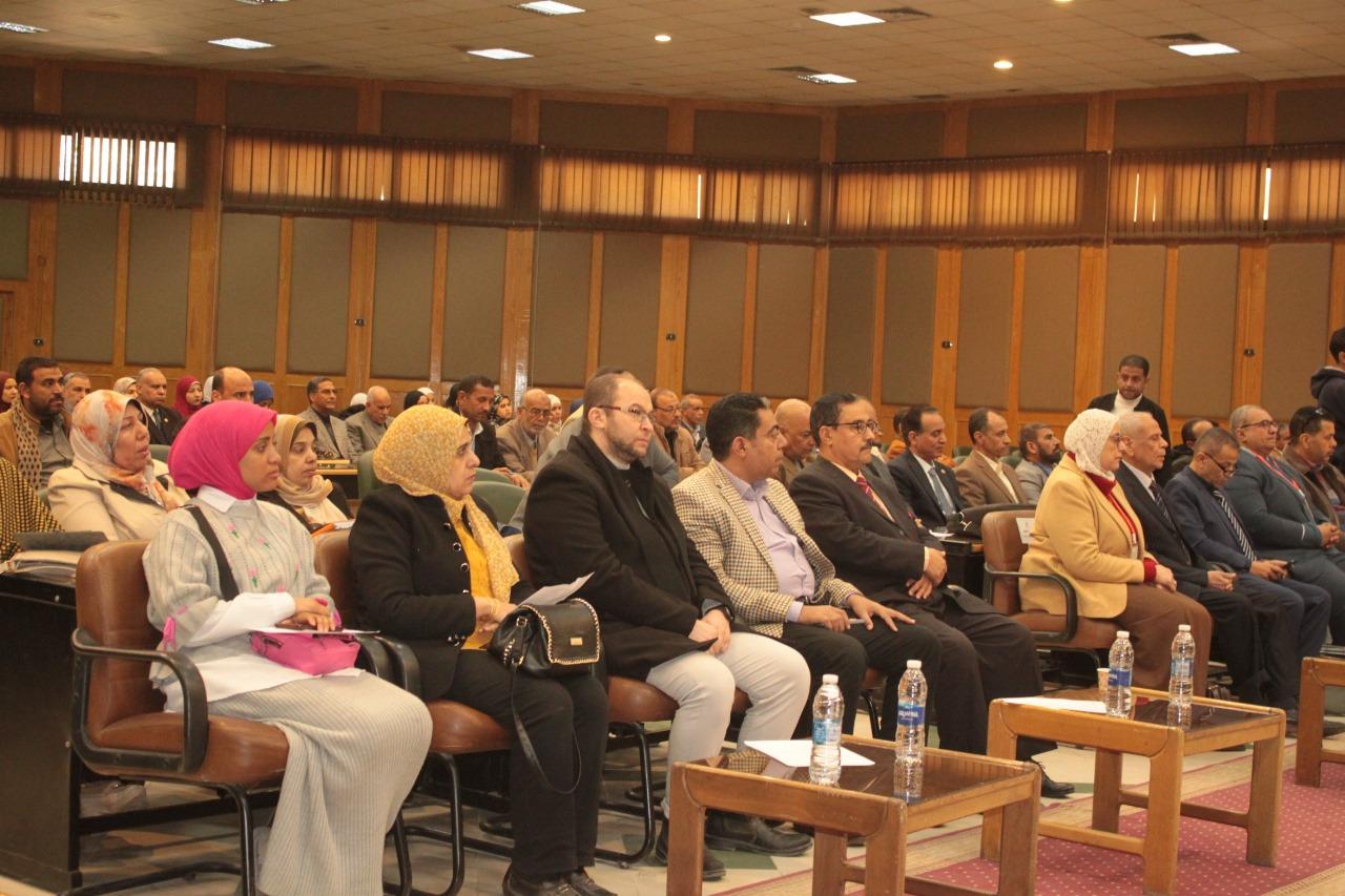 جامعة أسيوط تعقد جلسة حوار مجتمعي حول" نظام الثانوية العامة الجديد البكالوريا"| صور