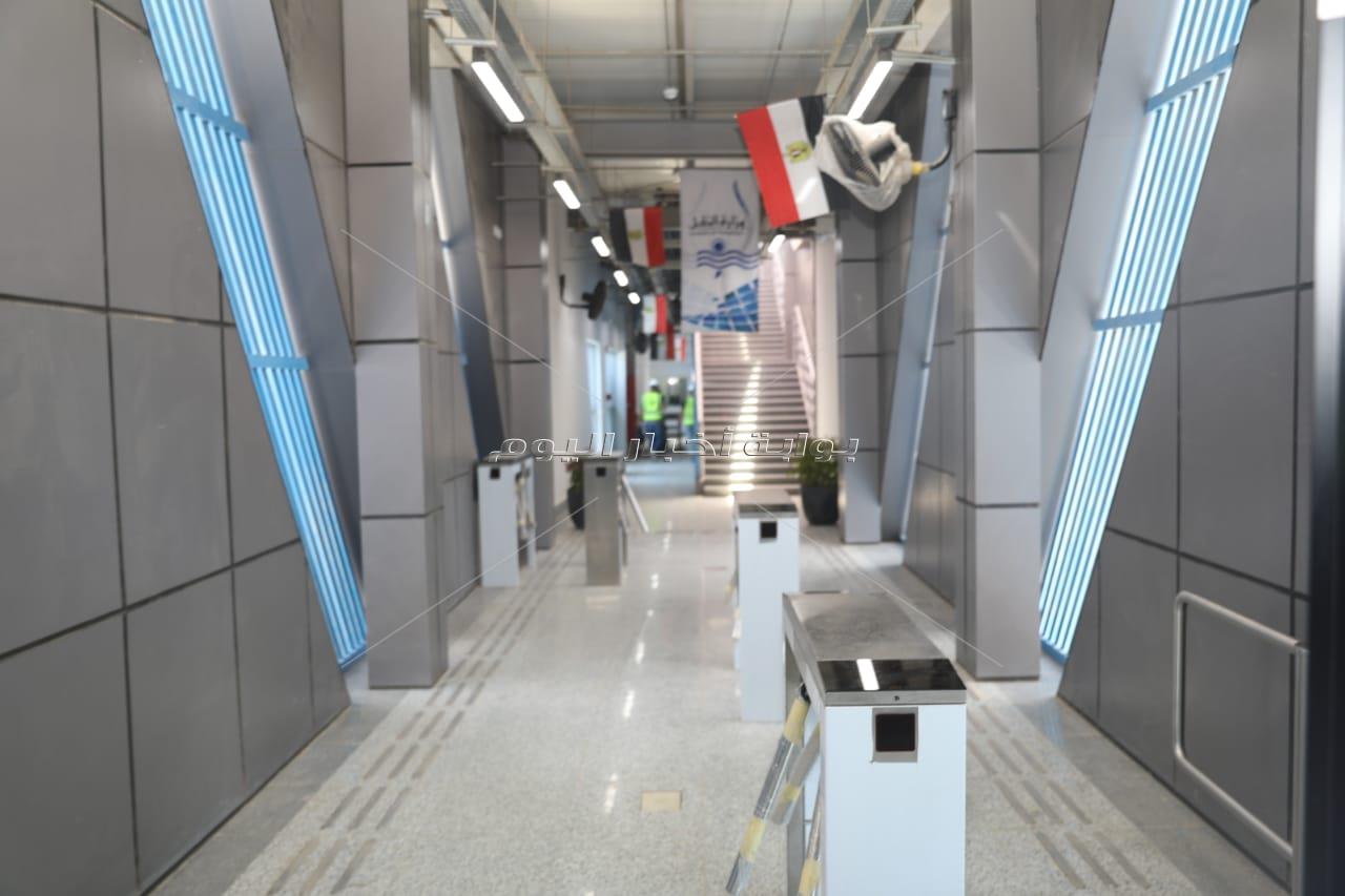 يعمل قريبا على الدائري.. شاهد محطات الأتوبيس الترددي BRT "من الداخل"