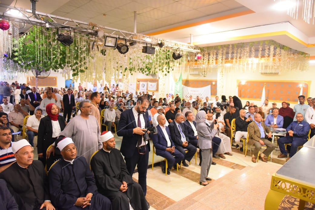 وزيرا العمل والأوقاف يفتتحان ملتقى توظيف في "رأس غارب" بمشاركة 50 منشأة