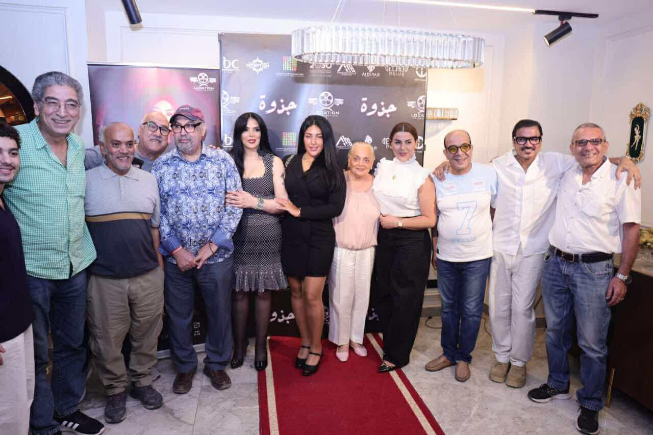 نبيلة عبيد تحتفل بتصوير مسلسل جذوة