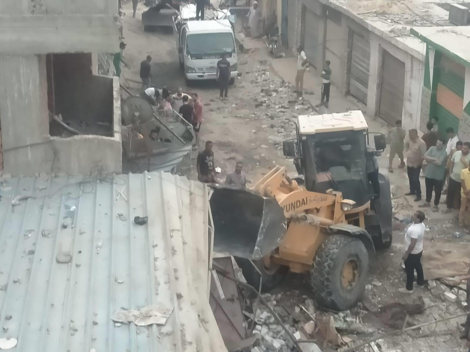 إخلاء سوق الهانوفيل في الإسكندرية
