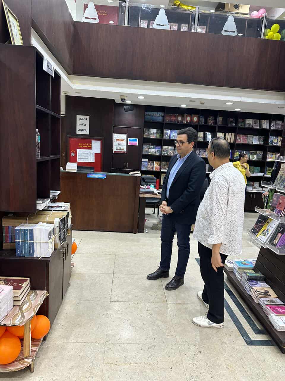 وزير الثقافة يتفقد مكتبة “شريف” التابعة للهيئة المصرية العامة للكتاب