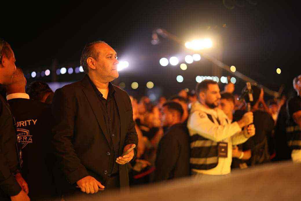 أحمد سعد يشعل حفل باكتوبر