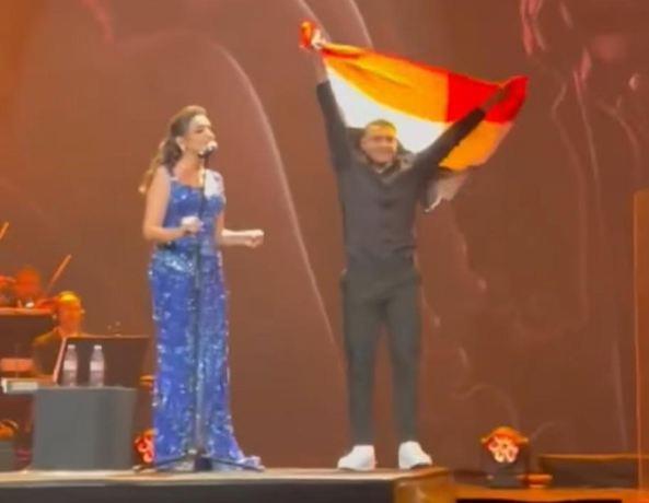 أنغام تتألق وترفع علم مصر في حفلها بباريس
