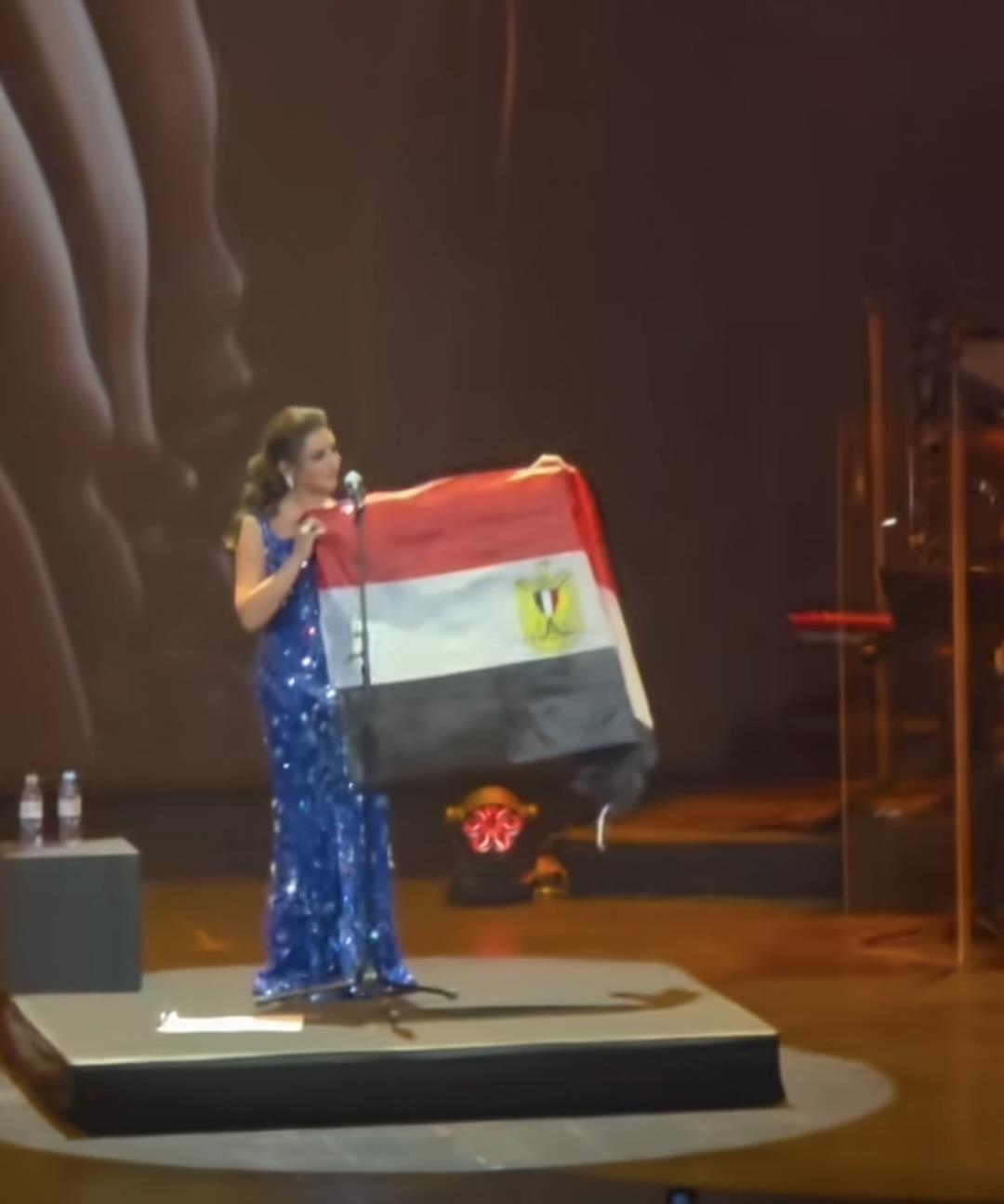 أنغام تتألق وترفع علم مصر في حفلها بباريس