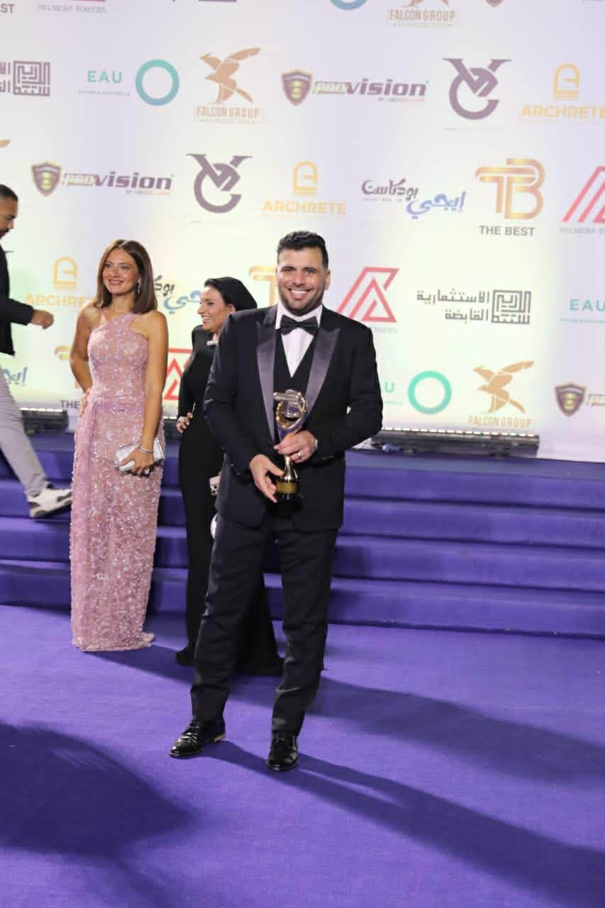 رمضان والسقا وياسمين عبد العزيز.. 30 صورة لا تفوتك للنجوم في حفل الأفضل