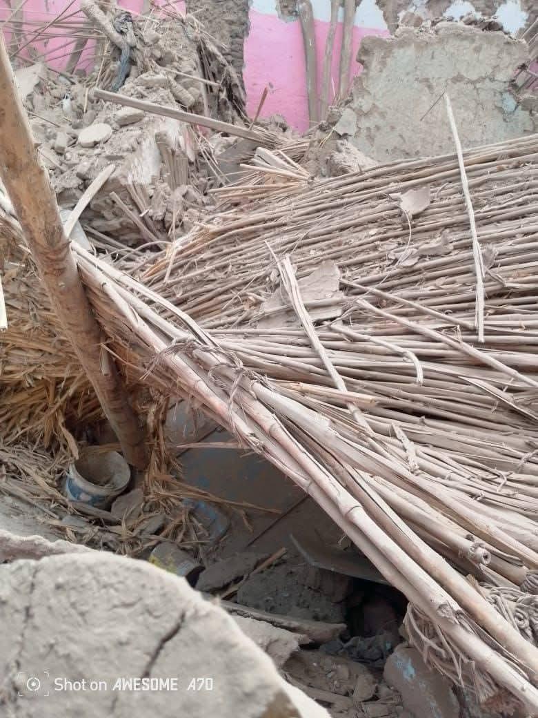 مأساة في قرية الدير شرق أسنا جنوب الأقصر: انهيار منزل يودي بحياة أم وطفليها ويصيب آخرين