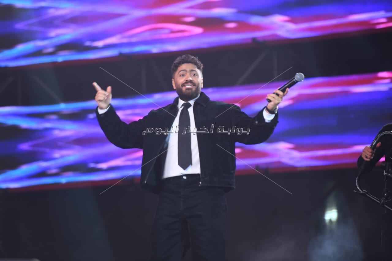 تامر حسني يغني للعندليب في أول ظهور له بعد أزمته الصحة 