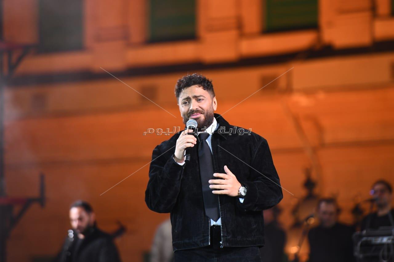 تامر حسني يغني للعندليب في أول ظهور له بعد أزمته الصحة 