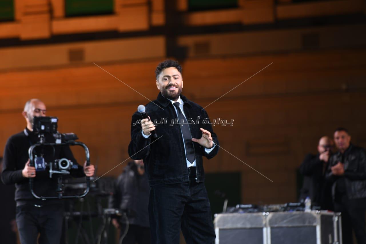 تامر حسني يغني للعندليب في أول ظهور له بعد أزمته الصحة 