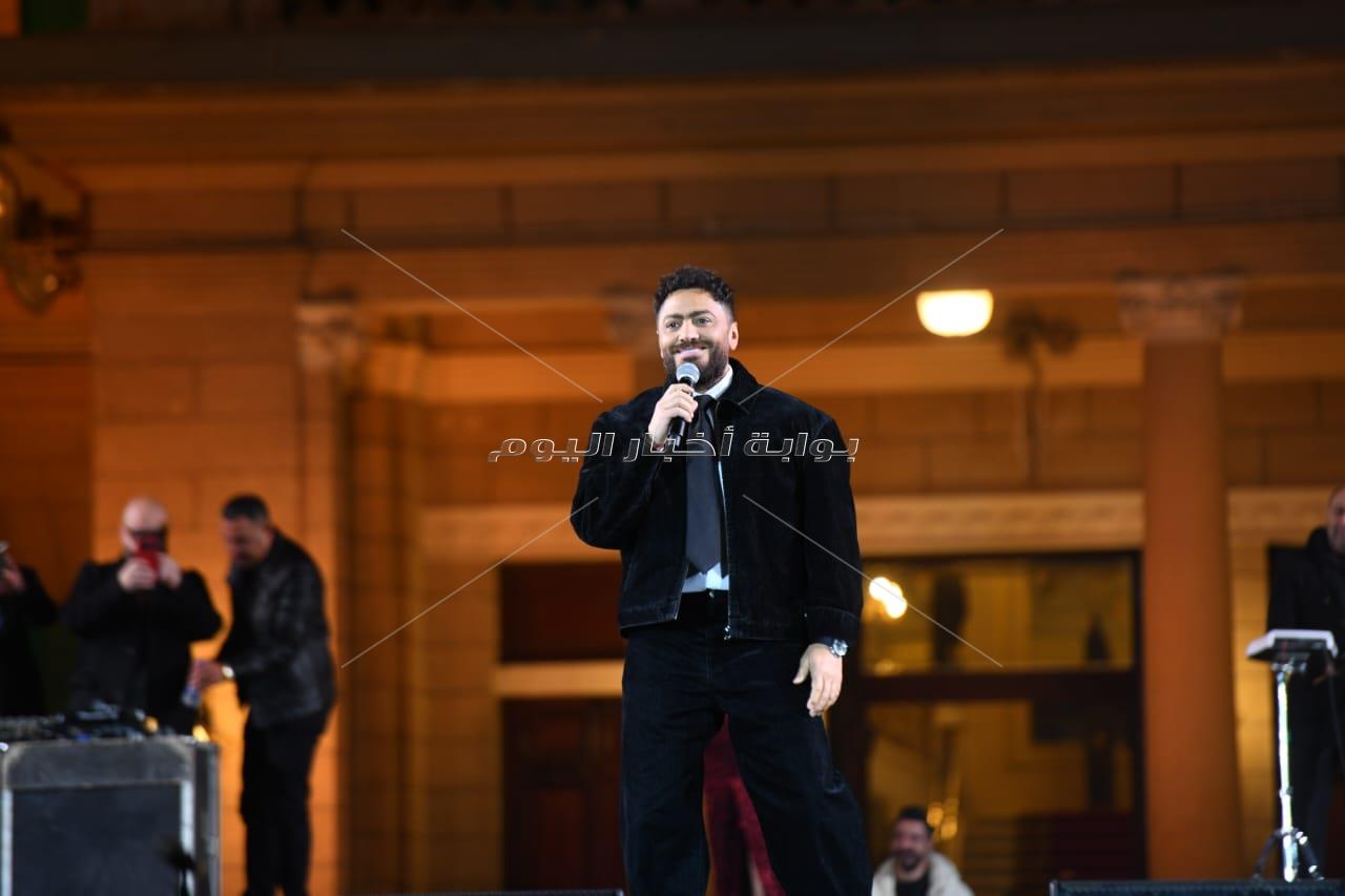 تامر حسني يغني للعندليب في أول ظهور له بعد أزمته الصحة 