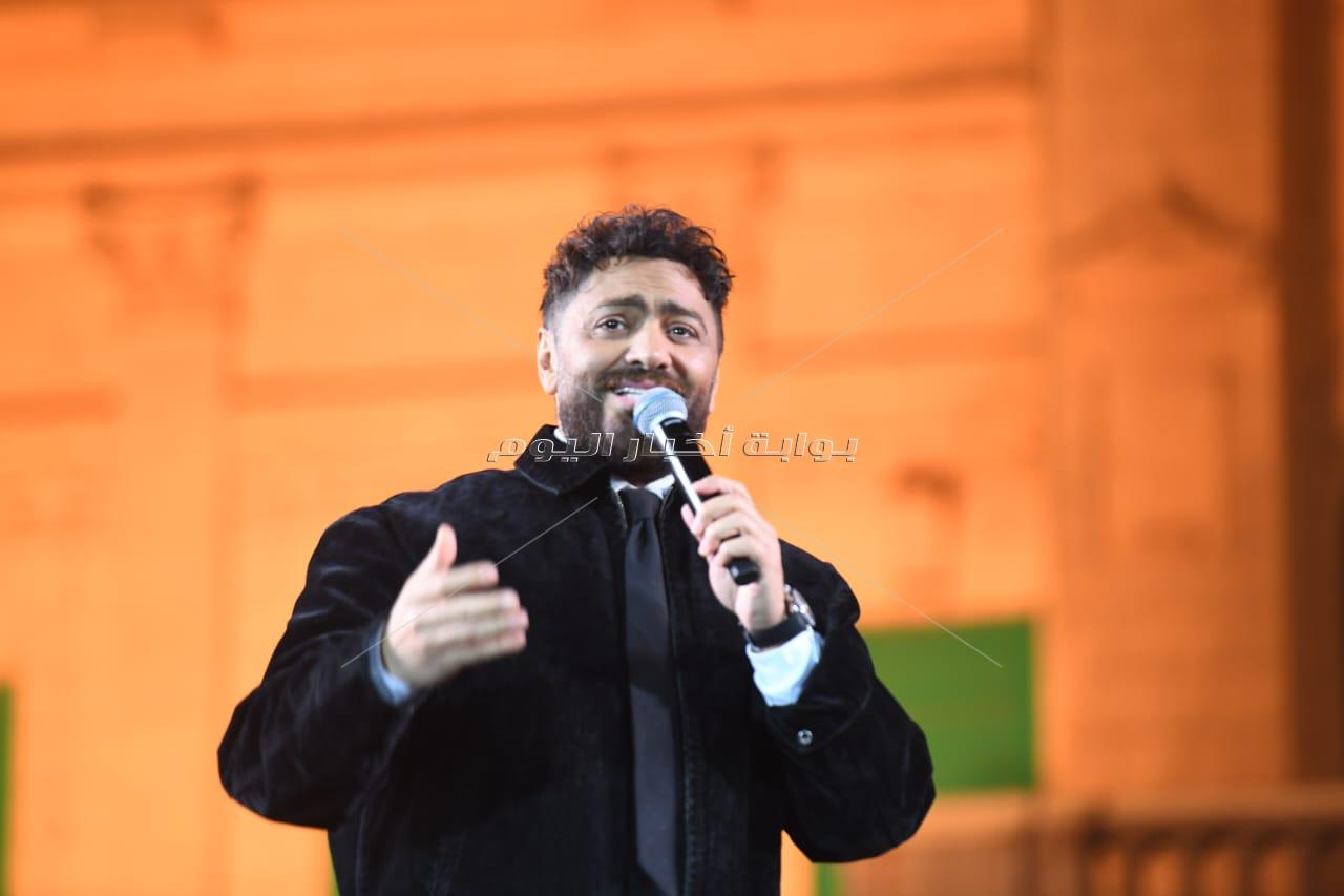 تامر حسني يغني للعندليب في أول ظهور له بعد أزمته الصحة 