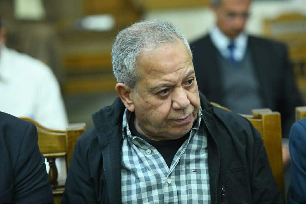 دموع أحمد وعمر الفيشاوي وحضور فني كبير.. أبرز مشاهد عزاء سمية الألفي